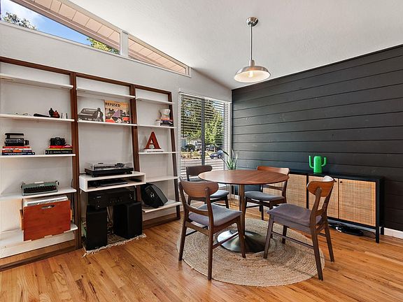 4th image of 4941 Donovan Dr