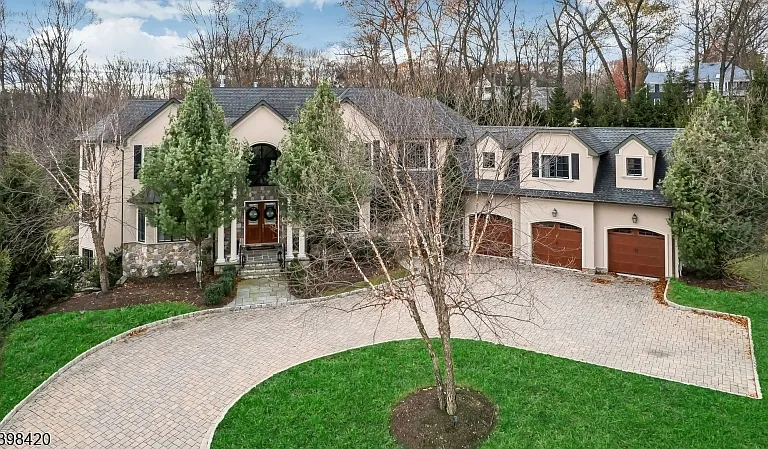 7 W Serafin Way — Photo 1