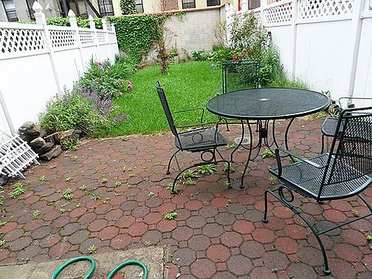 Rented by Upton Realty Group | media 22