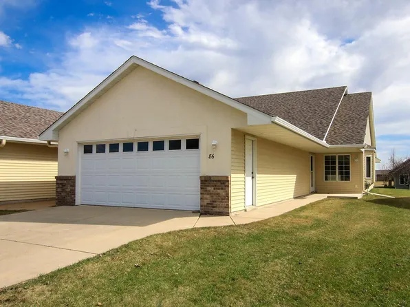 86 Orchard Ave SE, Hutchinson, MN 55350