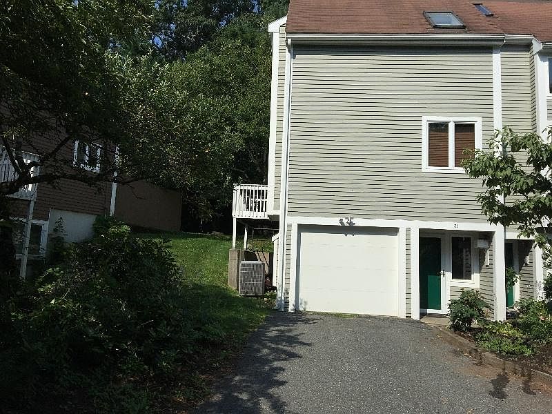 1st image of 31 Greenridge Ln