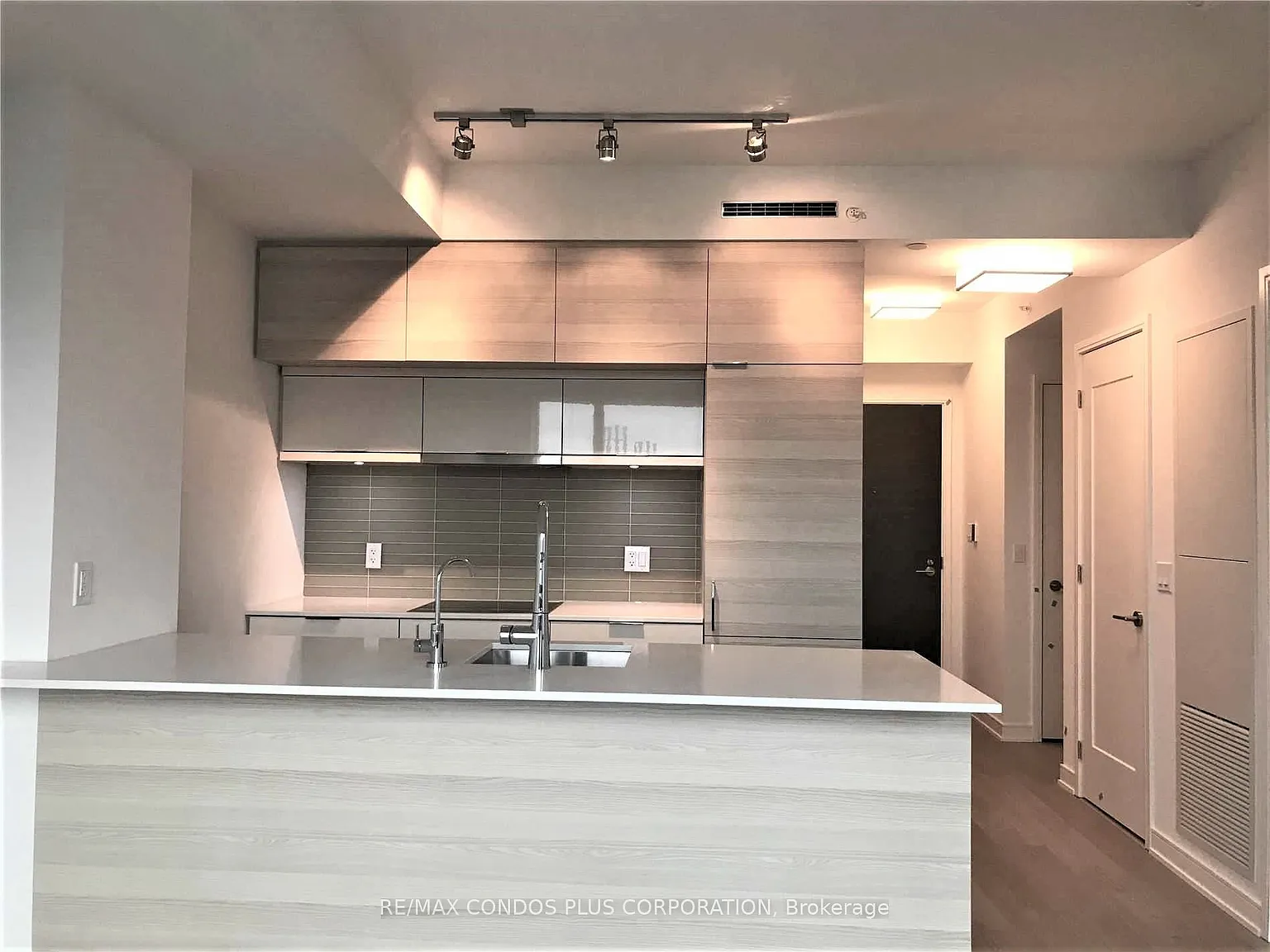 2 bed, $2,500 — Photo 2