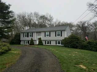 33 Brook Farm Rd S, South Kingstown, RI 02879