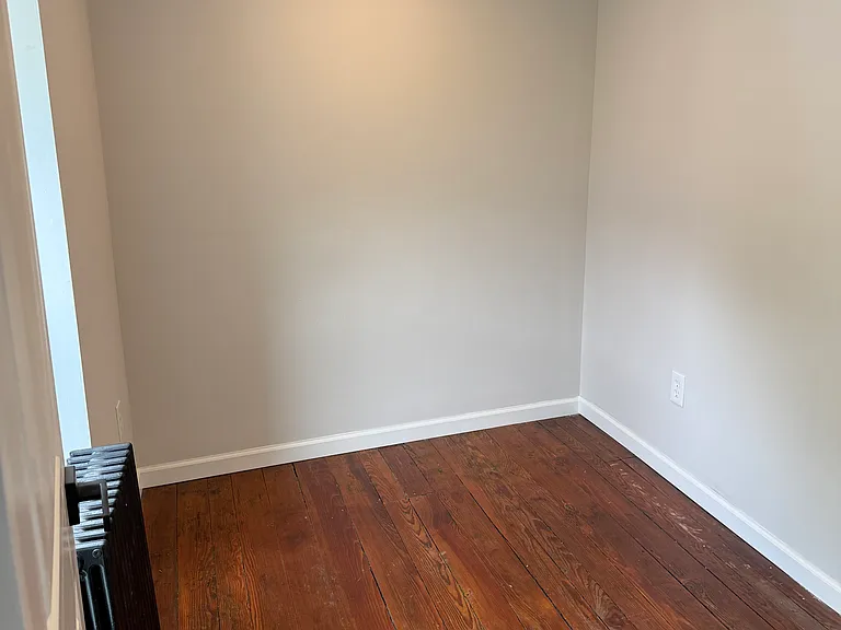 4469 Silverwood St #HOUSE — Photo 12