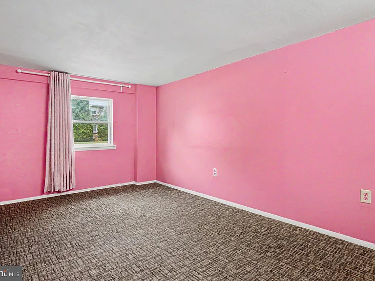 653 Franklin St — Photo 30