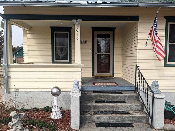 3rd image of 610 Wildmar Ave