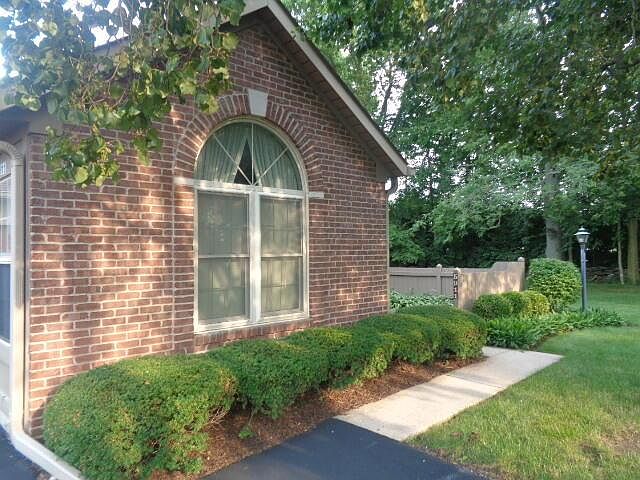1st image of 5911 Ivystone Ct