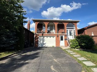 23 Rosemeade Ave, Toronto, ON M8Y 3A2