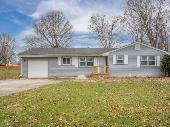 909 Essex Dr, Anderson, IN 46013