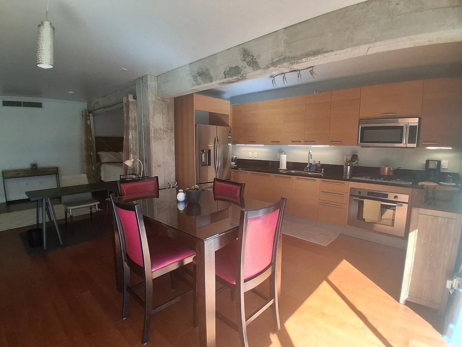 416 S Spring St — Photo 3