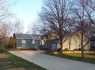 7241 Showplace Dr, Dayton, OH 45424