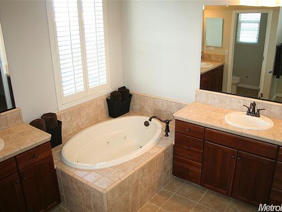 3rd image of 1673 Abilene Cir