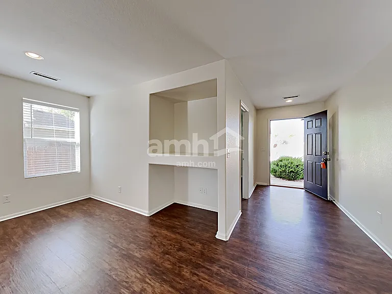 251 Lonewolf Dr — Photo 6