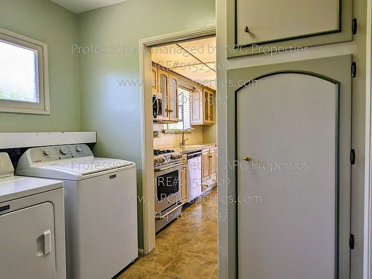 1022 N Baker St — Photo 8