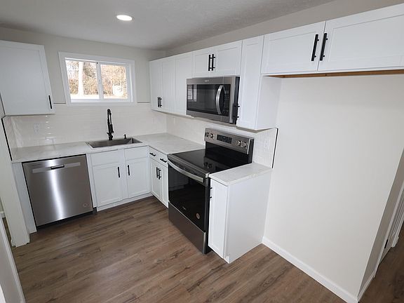 5th image of 827 Woodcliff Dr