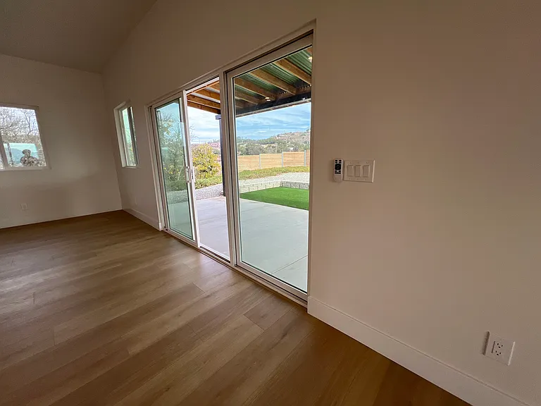 1531 Avohill Dr — Photo 9