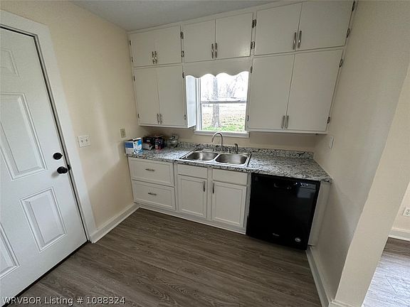 3rd image of 705 N Louisiana Ave