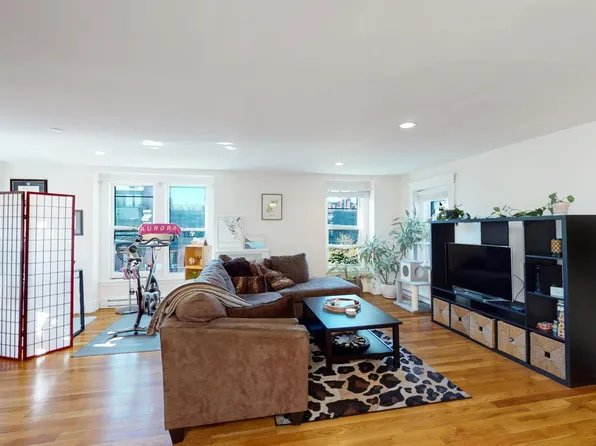 134 Marlborough St APT 4, Boston, MA 02116