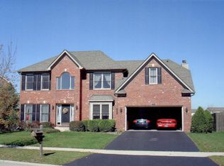 2352 Crabapple Ct, Aurora, IL 60503