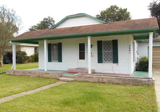 1st image of 3001 Graves Ave