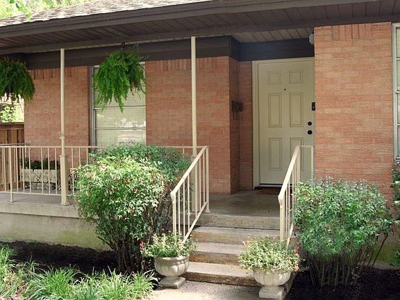 3rd image of 10616 Longmeadow Dr