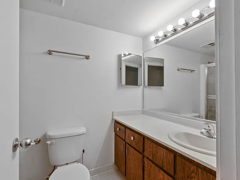 40 Club House Dr #207 — Photo 15