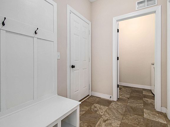 5th image of 324 Abbington Cir