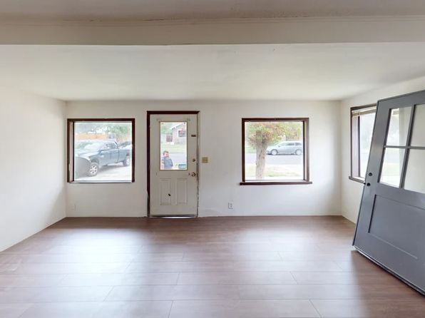 1013 9th Ave #1, Lewiston, ID 83501 – 4-bedroom rental in Lewiston