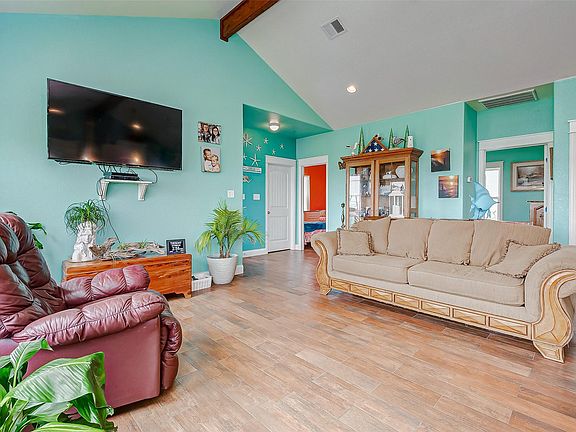 5th image of 1024 N Mae St