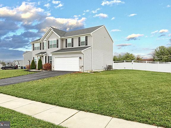 3rd image of 4021 Country Dr