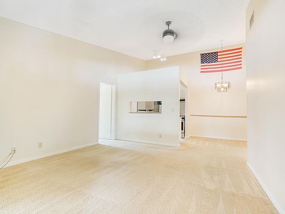 5th image of 6392 Chasewood Drive #G
