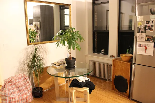 Rented by Premier Metro Realty Corp | media 12