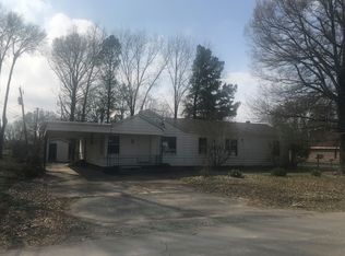 1014 S Prairie St, Stuttgart, AR 72160
