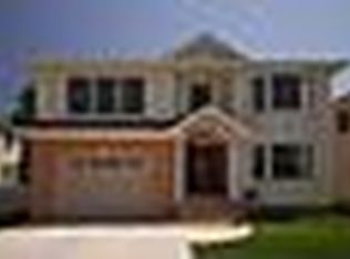 5 S 8th St, New Hyde Park, NY 11040