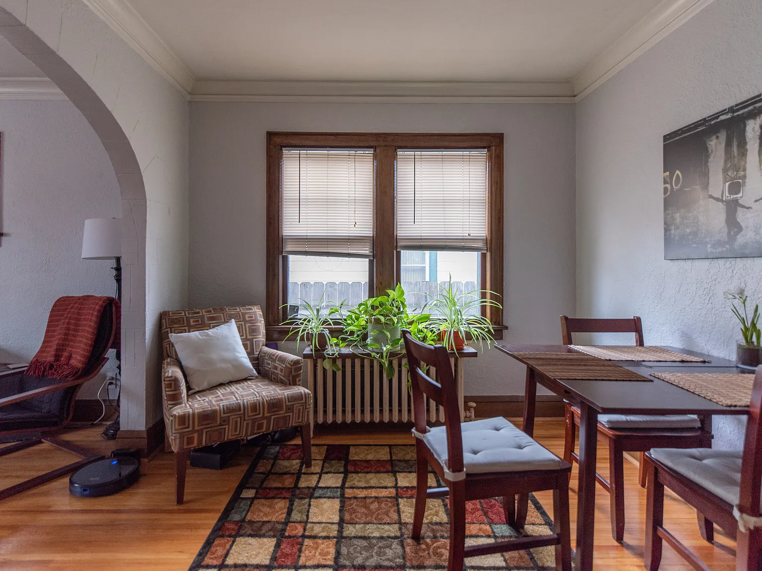 Lovely Mpls Two-Bedroom Side by Side Duplex Unit Available Oct 1st! — Photo 3