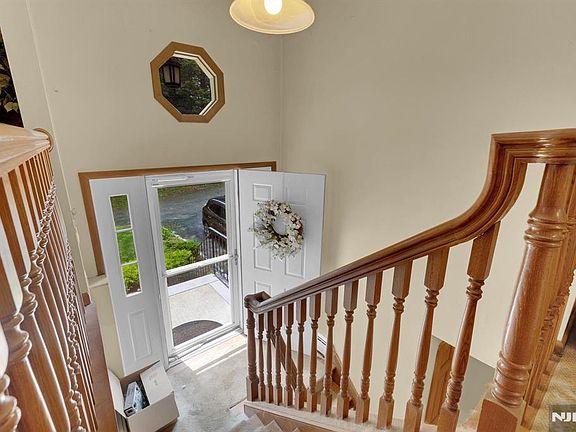 4th image of 16 Argus St
