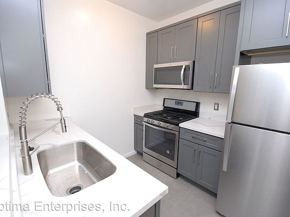 2nd image of 148 S Bedford Dr APT 08