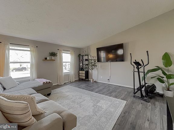 5th image of 21966 Brigantine Ct
