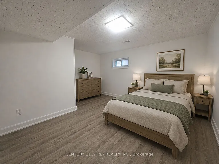 21 Meadowview Ave #LOWER — Photo 8