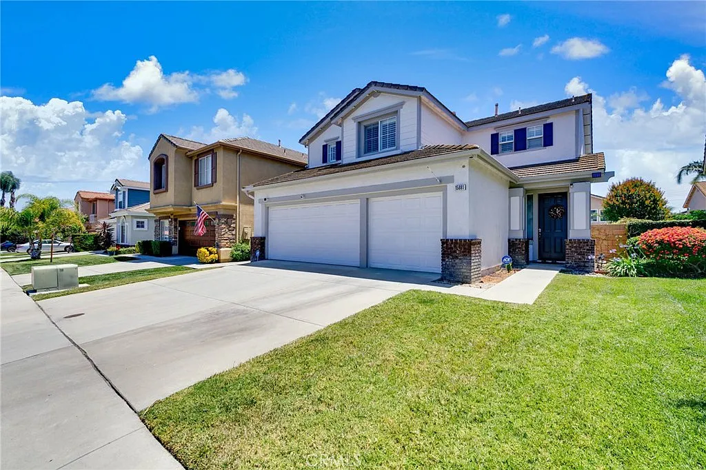 4 bed, 2372 sqft, $4,200 — Photo 1