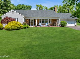 14 Greenbriar Ln, Marlboro, NJ