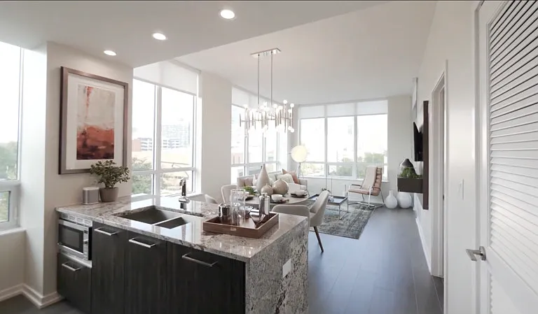 740 N Hudson Ave #1900 — Photo 1