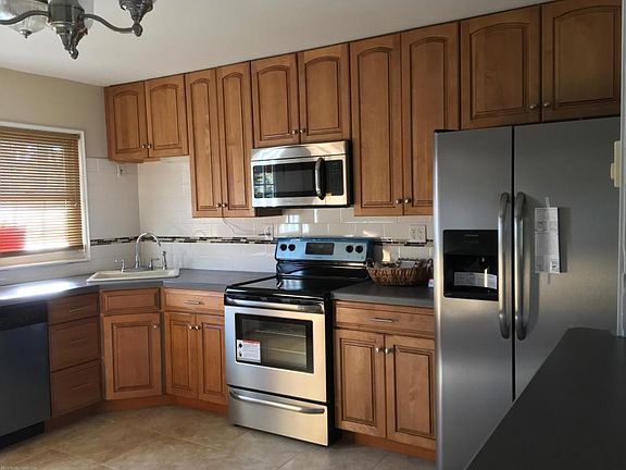 3rd image of 1139B Argyll Cir #100B