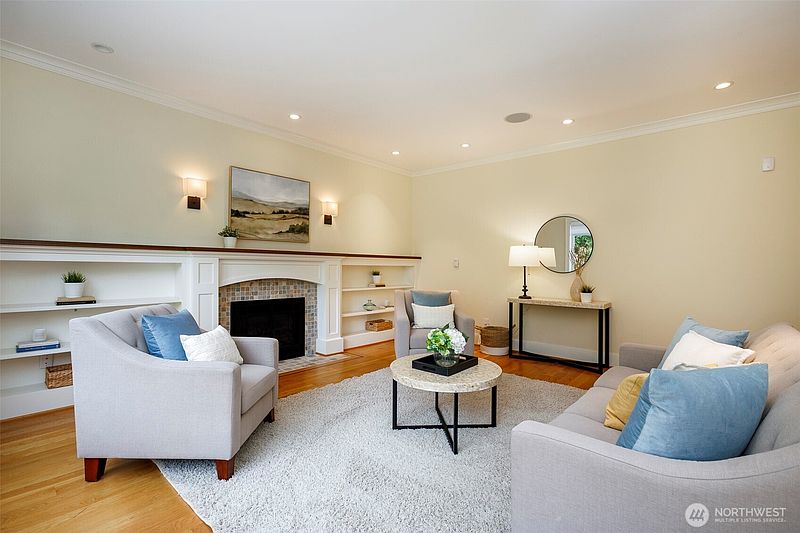 4th image of 11715 4th Avenue NW
