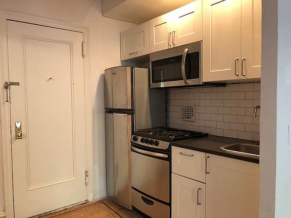 3rd image of 6 Montague Ter APT 4B