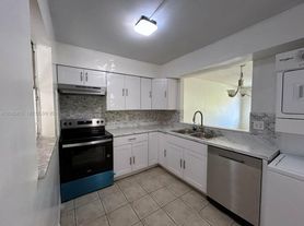 7503 NW 44th Ct, Pompano Beach, FL