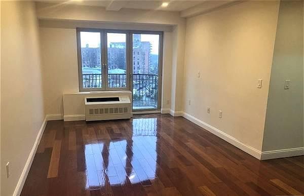 2nd image of 3030 Middletown Rd APT 2