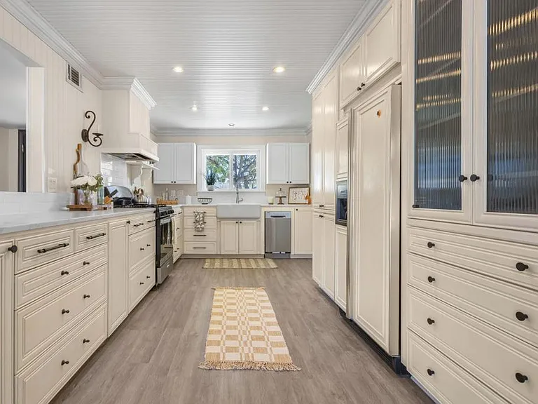 28461 Portsmouth Dr — Photo 8