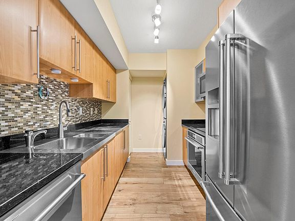 4th image of 610 W Las Olas Blvd APT 514