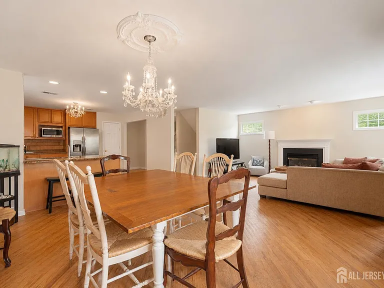 812 Columbus Ave — Photo 26